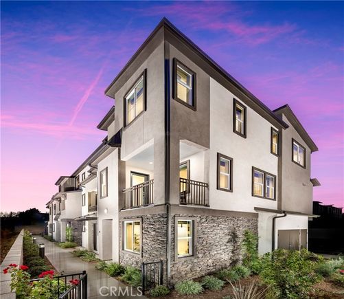 11743 Florence Avenue Unit 32