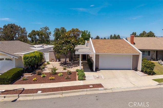 5231 Hiram Lane