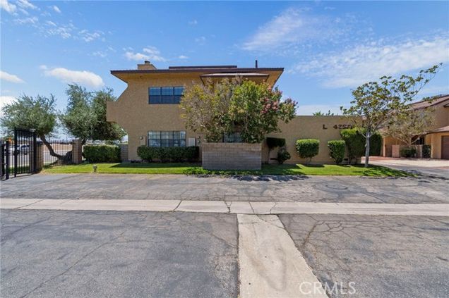 42821 15th Street Unit 4
