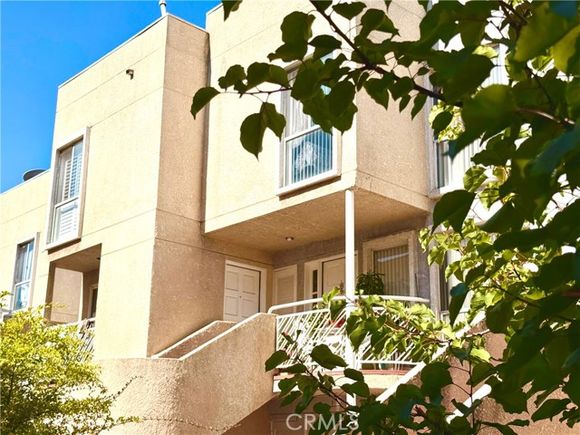 116 W Maple Street Unit 18
