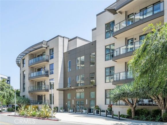 402 Rockefeller Unit 118