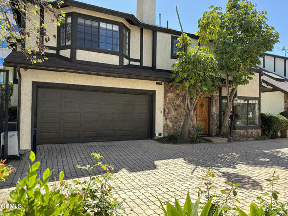 4843 Hayvenhurst Avenue Encino (los Angeles), CA Condo Sold - Photo 1 of 37. Opens carousel modal