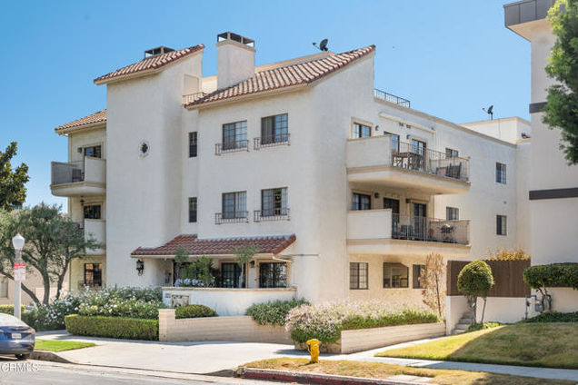 227 S Madison Avenue Unit 206 Pasadena, CA Condo Active - Photo 1 of 30. Opens carousel modal