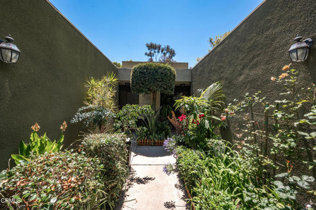 887 Temple Terrace
