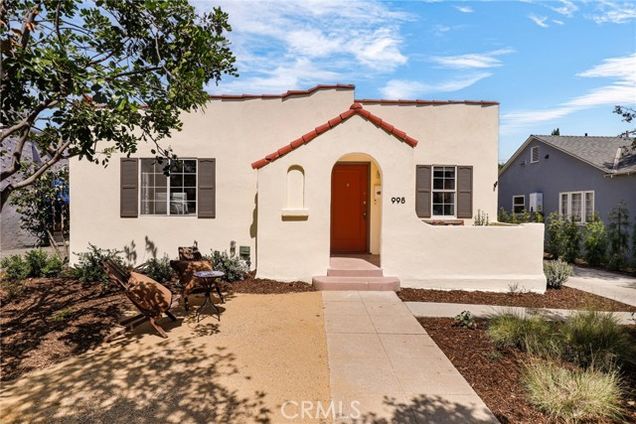 998 Bella Vista Avenue