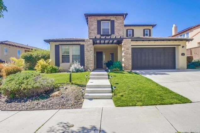 262 Avenida Loretta