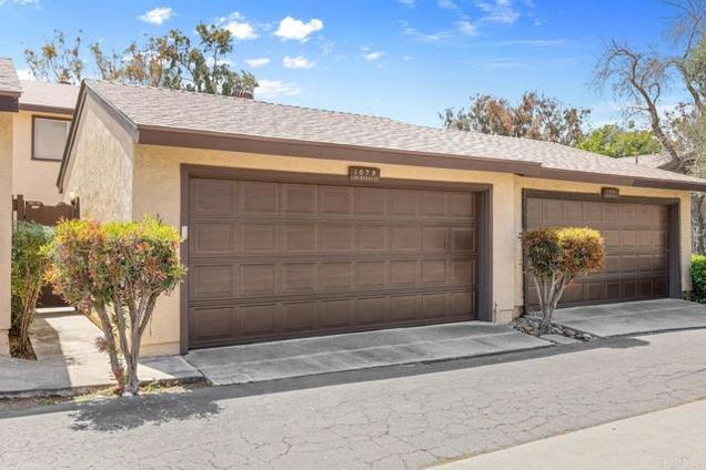 1079 Las Rosas Court