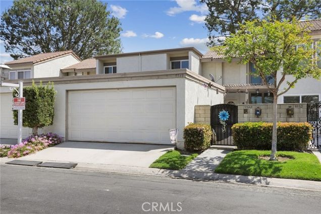 5548 East Vista Del Este