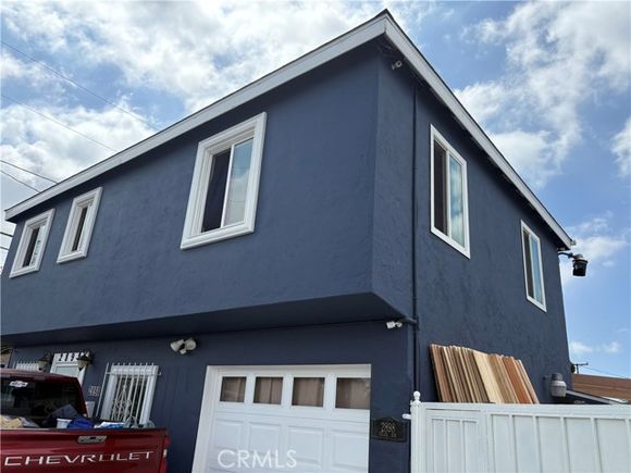 2898 Delta Avenue Long Beach, CA Apartment Active - Photo 1 of 18. Opens carousel modal