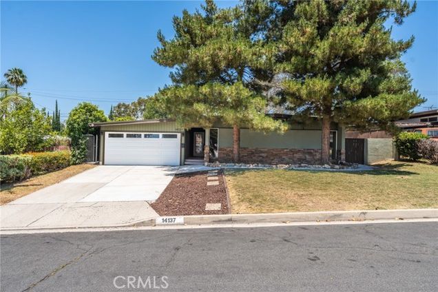 14137 Viburnum Drive