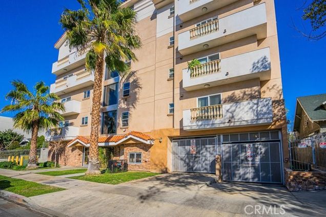 1026 S Oxford Avenue UnitĀ 206