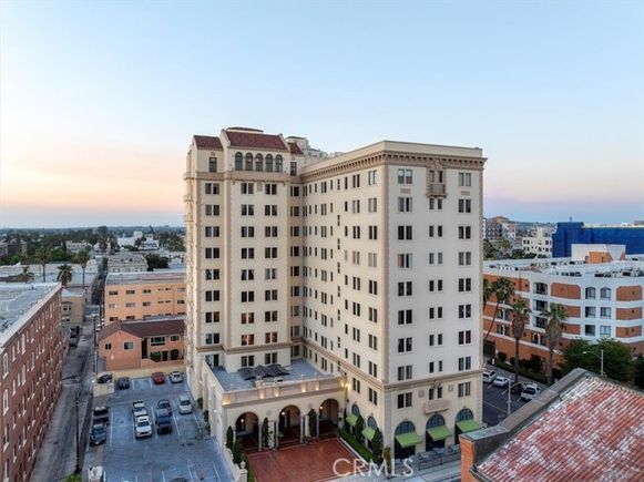 315 W 3rd Street Unit 301