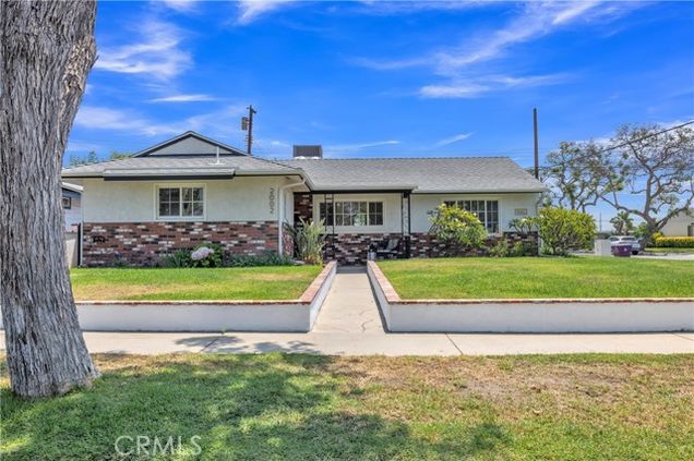 2002 Pattiz Avenue Long Beach, CA House Active - Photo 1 of 25. Opens carousel modal