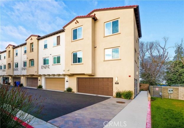 2750 W 182nd Street Unit 112