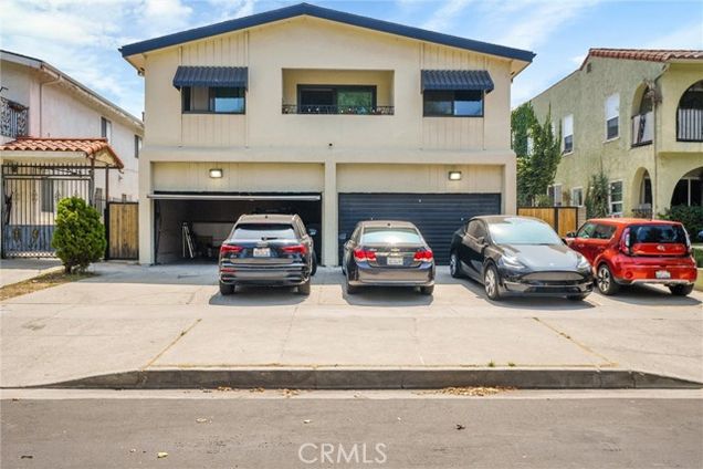 612 N Sycamore Avenue Unit 5 Los Angeles, CA Apartment Active - Photo 1 of 18. Opens carousel modal