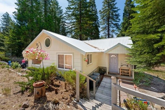 930 Davis Place Road Mount Shasta, CA House Active - Photo 1 of 13. Opens carousel modal