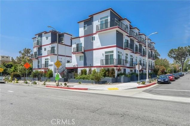 4461 Tujunga Avenue Unit 102 Studio City (los Angeles), CA Townhouse Active - Photo 1 of 52. Opens carousel modal