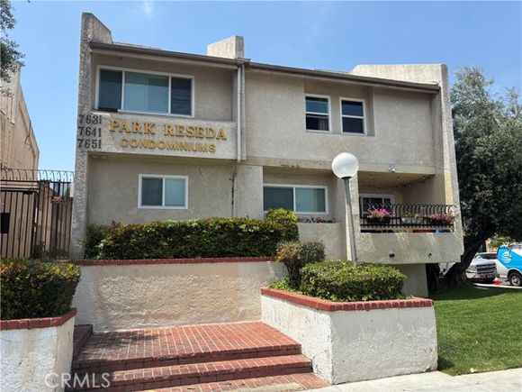 7651 Reseda Boulevard Unit 1T