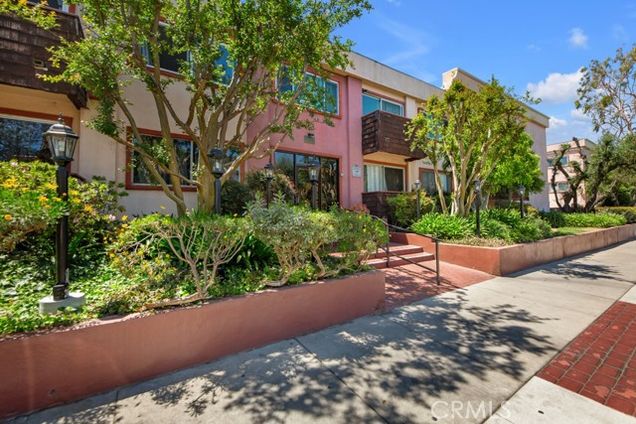 5349 Newcastle Avenue Unit 42