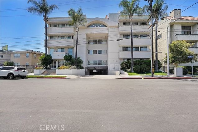 5219 Newcastle Avenue Unit 302 Encino (los Angeles), CA Condo Active - Photo 1 of 12. Opens carousel modal