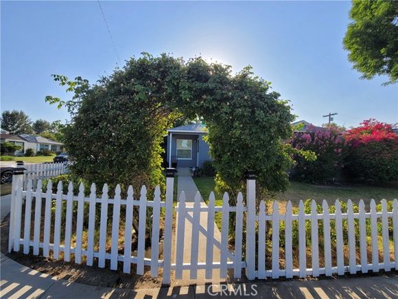 6121 White Oak Avenue Encino (los Angeles), CA House Active - Photo 1 of 41. Opens carousel modal