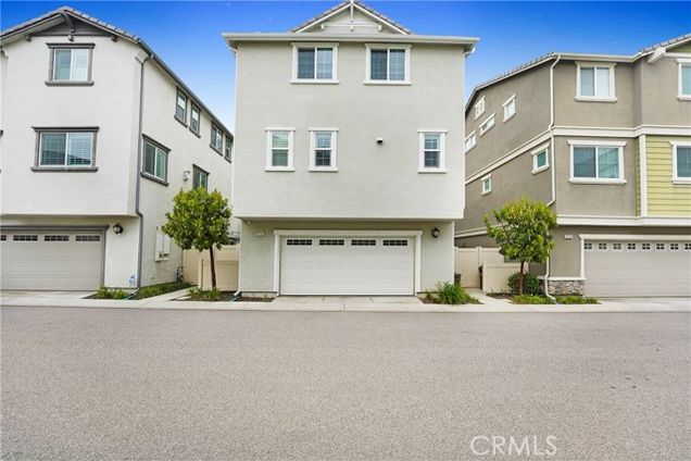 9126 Foster Lane Chatsworth (los Angeles), CA House Active - Photo 1 of 20. Opens carousel modal