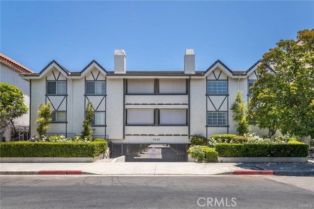 5230 Zelzah Avenue Unit 3