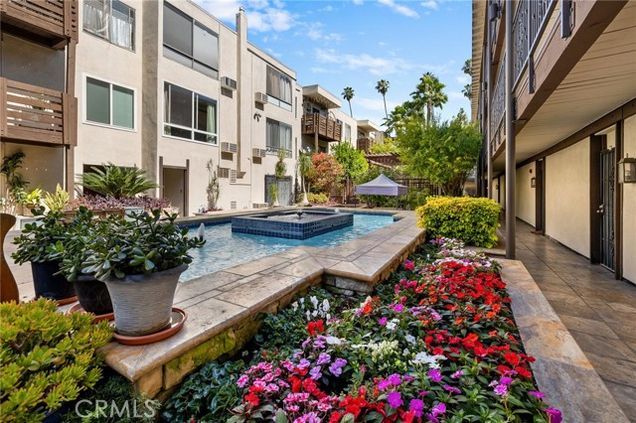 525 S Ardmore Avenue UnitĀ 257
