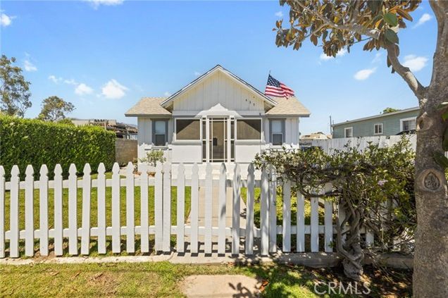 435 S Palm Avenue Santa Paula, CA Multifamily Active - Photo 1 of 25. Opens carousel modal