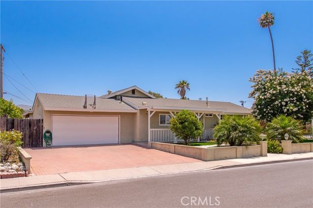 1524 Casarin Avenue