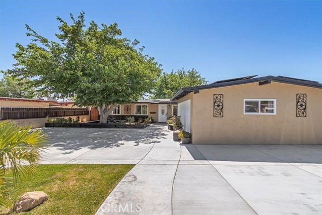 38868 Yucca Tree Street