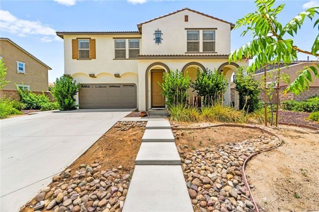 27555 Mountainside Street