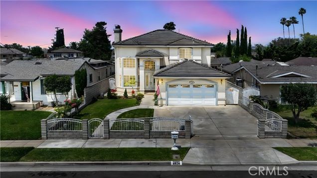 5939 N Vista Street