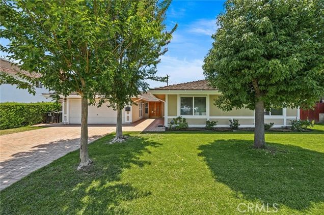 15454 Facilidad Street