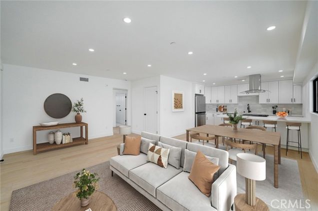 1334 9th Street Unit 5 Santa Monica, CA Apartment Active - Photo 1 of 12. Opens carousel modal