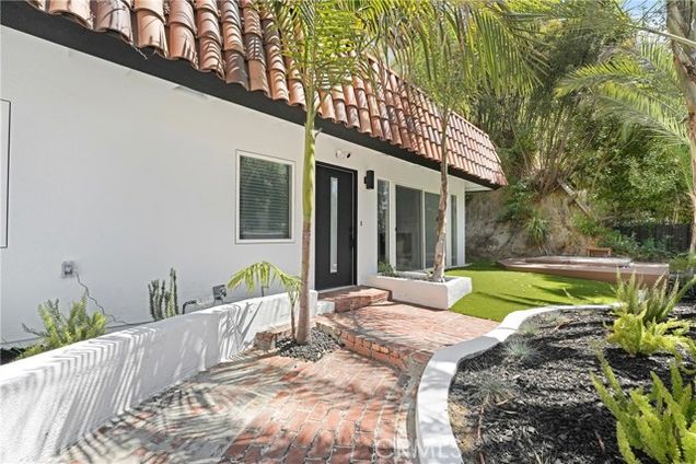 2170 Sunset Plaza Drive Los Angeles, CA House Active - Photo 1 of 10. Opens carousel modal