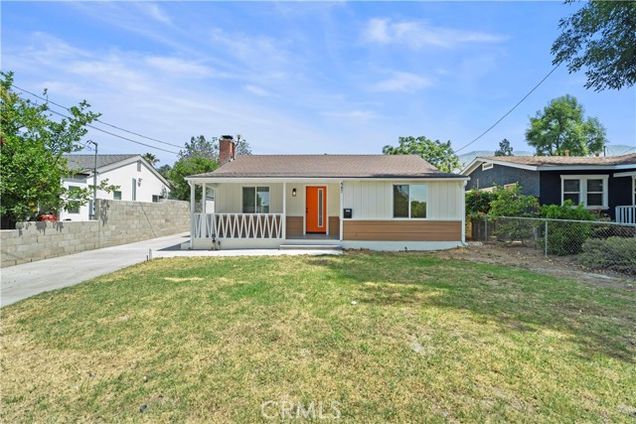 587 Ventura Street Altadena, CA House Active - Photo 1 of 33. Opens carousel modal