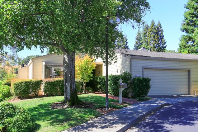 8 Alverno Court Redwood City, CA Townhouse Sold - Photo 1 of 33. Opens carousel modal