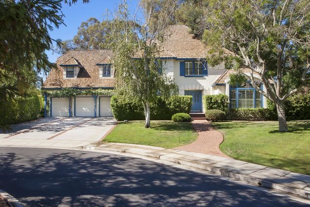 5 Woodridge Court Redwood City, CA House Sold - Photo 1 of 18. Opens carousel modal