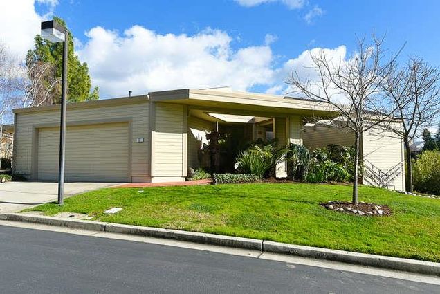 11 Alverno Court Redwood City, CA Townhouse Sold - Photo 1 of 30. Opens carousel modal