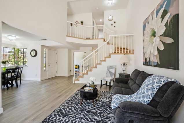 290 Bridgeside Circle