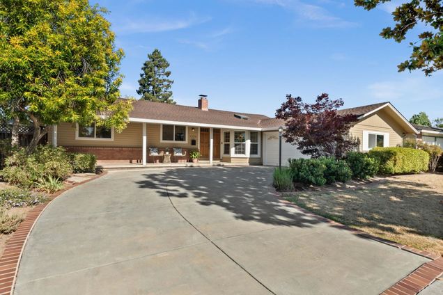 1544 Klamath Drive