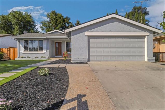 5194 Running Bear Drive