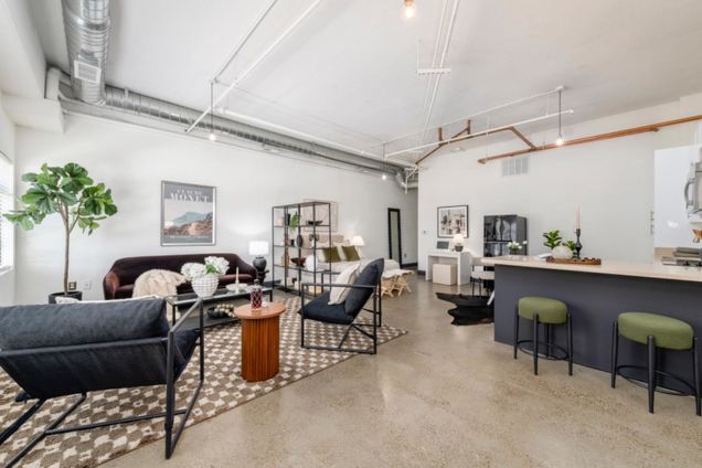 850 W Grand Avenue Unit D