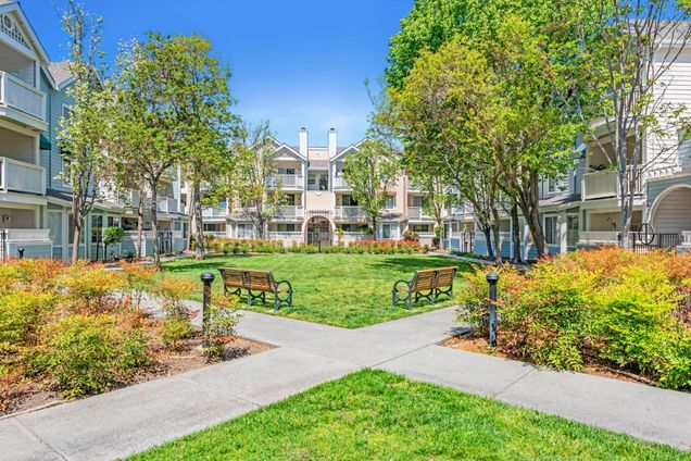 601 Arcadia Terrace Unit 103