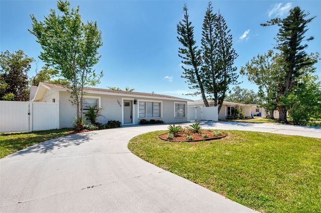 1012 Myrtle Avenue VENICE, FL House Sold - Photo 1 of 1. Opens carousel modal