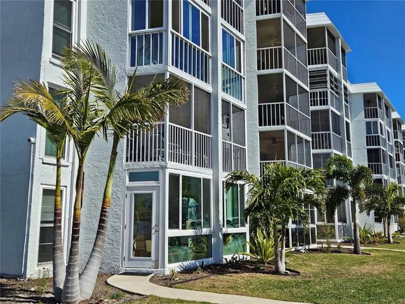 4900 38th Way S Unit 201