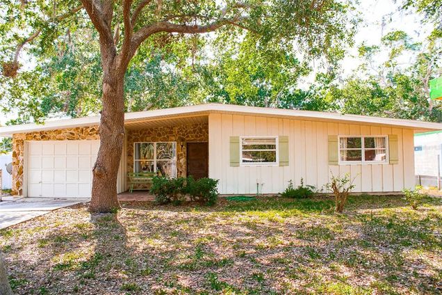 2110 Euclid Terrace SARASOTA, FL House Active - Photo 1 of 32. Opens carousel modal