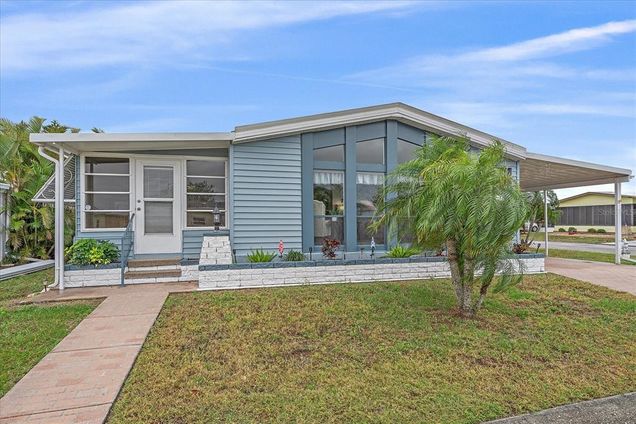 3205 90th Street E PALMETTO, FL House Active - Photo 1 of 28. Opens carousel modal