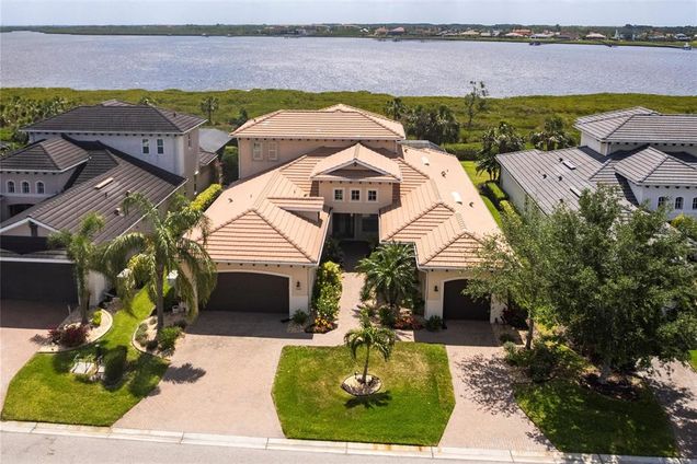 5502 Tidewater Preserve Boulevard BRADENTON, FL House Active - Photo 1 of 61. Opens carousel modal